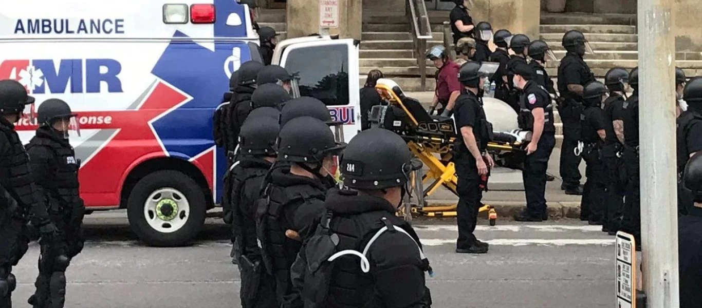 Αντιμέτωποι με κάθειρξη έως και 7 έτη οι δύο αστυνομικοί στο Μπάφαλο της Νέας Υόρκης